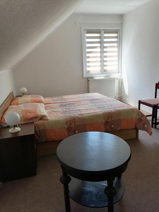 V Apartmanu